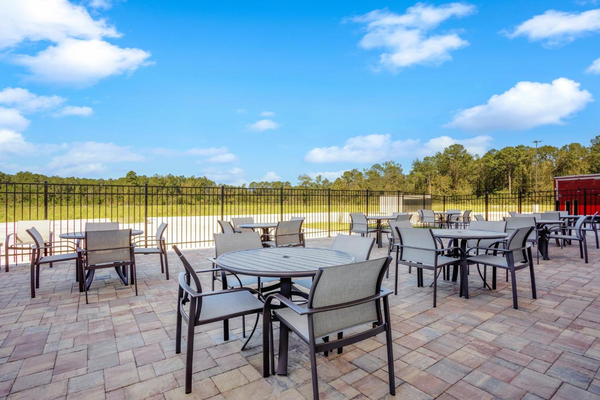 Holiday Inn Express & Suites Macclenny By Ihg Exterior foto